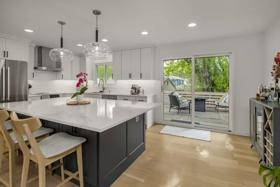 5750 Thomas CIR S, Minneapolis, MN 55410