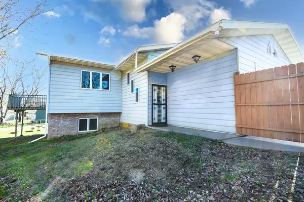 605 Roosevelt RD, Saint Cloud, MN 56301