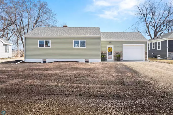 206 1st AVE S, Mooreton, ND 58061