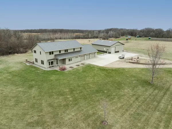 7626 Childs Lake RD SE, Hudson Twp, MN 56308