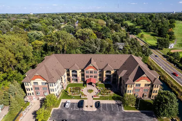 1940 Fulham ST #304, Roseville, MN 55113