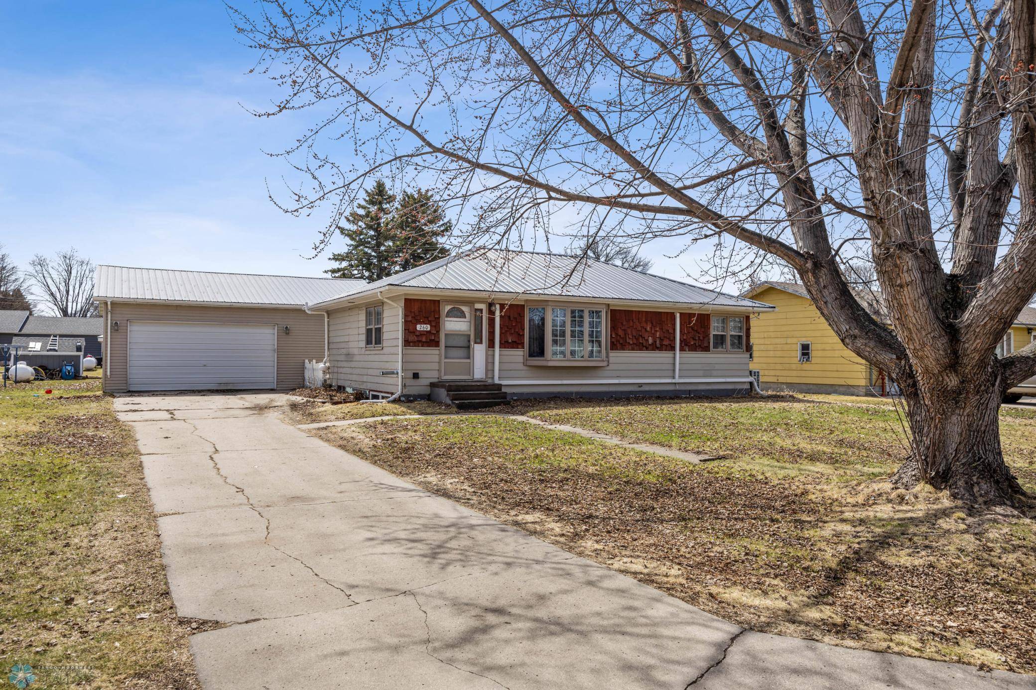 Kindred, ND 58051,260 Maple ST