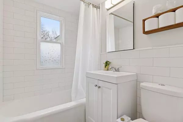 Robbinsdale, MN 55422,4028 Grimes AVE N