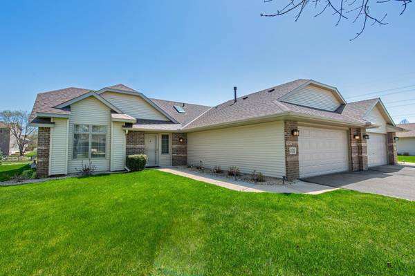 3725 Impatiens LN N,  Brooklyn Park,  MN 55443
