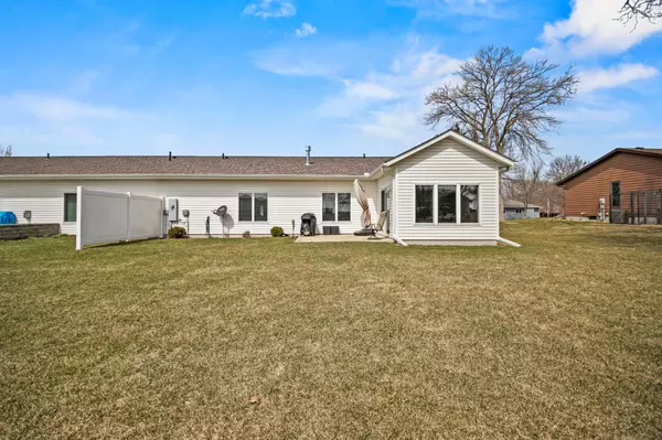 Owatonna, MN 55060,915 22nd ST SE