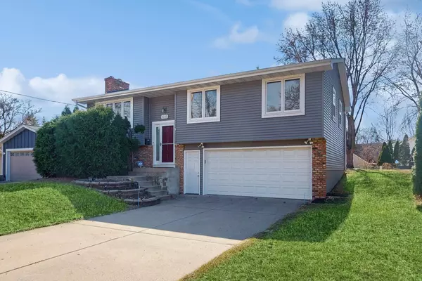 1038 42 1/2 AVE NE, Columbia Heights, MN 55421