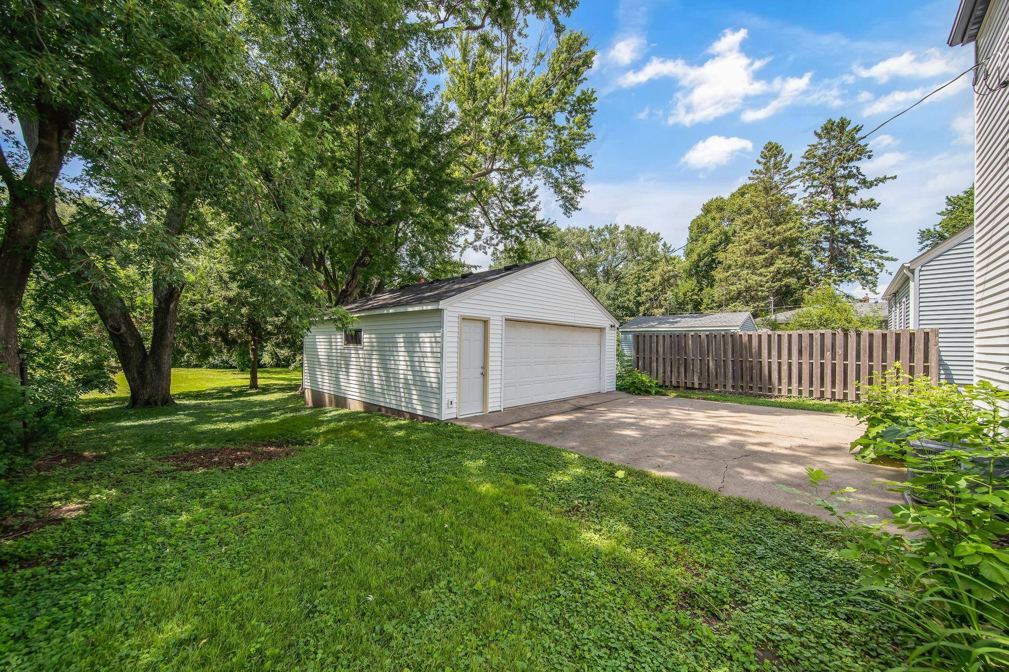 Maplewood, MN 55109,1759 Flandrau ST