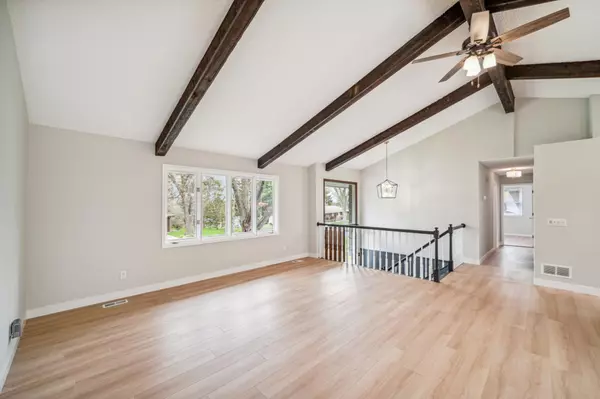 Chanhassen, MN 55317,7080 Shawnee LN