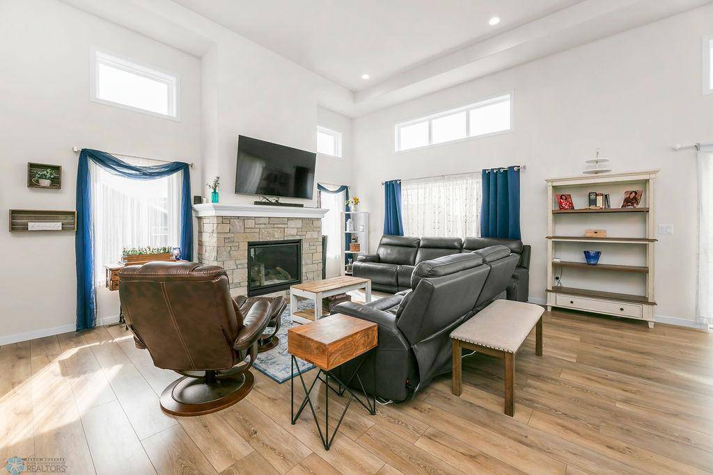 Fargo, ND 58078,1215 26th AVE W