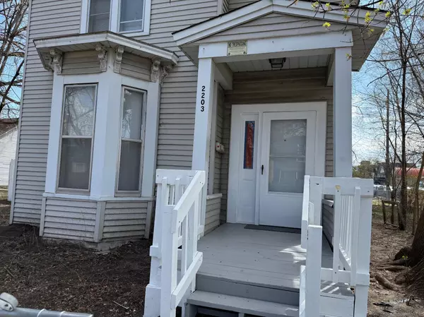 Minneapolis, MN 55404,2203 Bloomington AVE