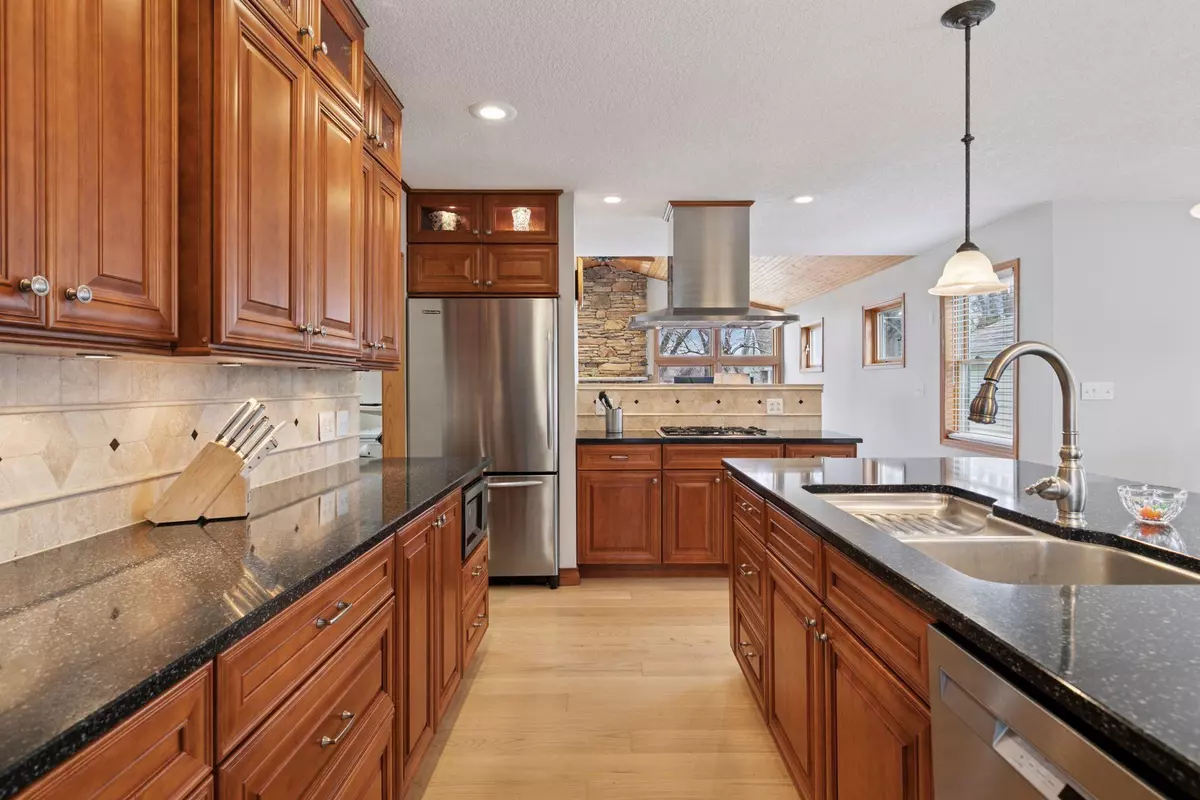 Eagan, MN 55122,2029 Emerald LN
