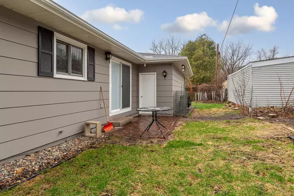 Faribault, MN 55021,15 Locust ST