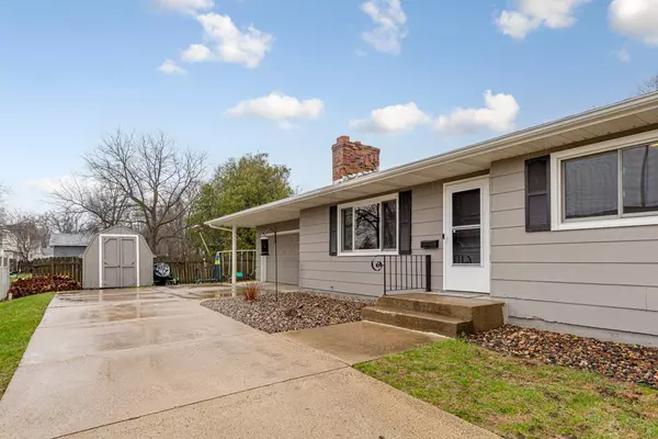 Faribault, MN 55021,15 Locust ST