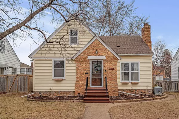 3828 Halifax AVE N,  Robbinsdale,  MN 55422