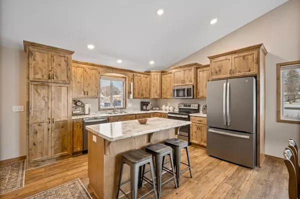 101 Bal Veld DR, Pease, MN 56363