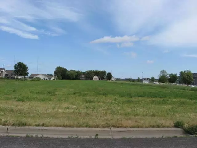 1423 Prairie AVE N, Glencoe, MN 55336