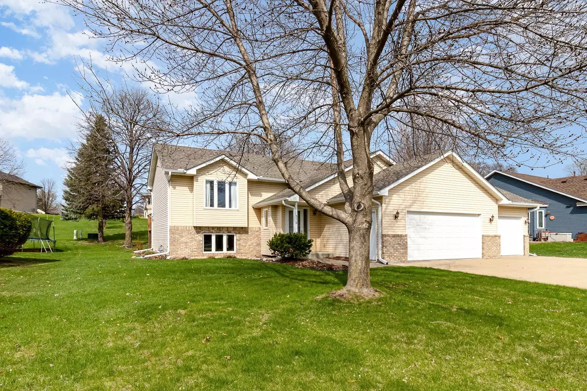 New Prague, MN 56071,512 Lady Slipper AVE NE