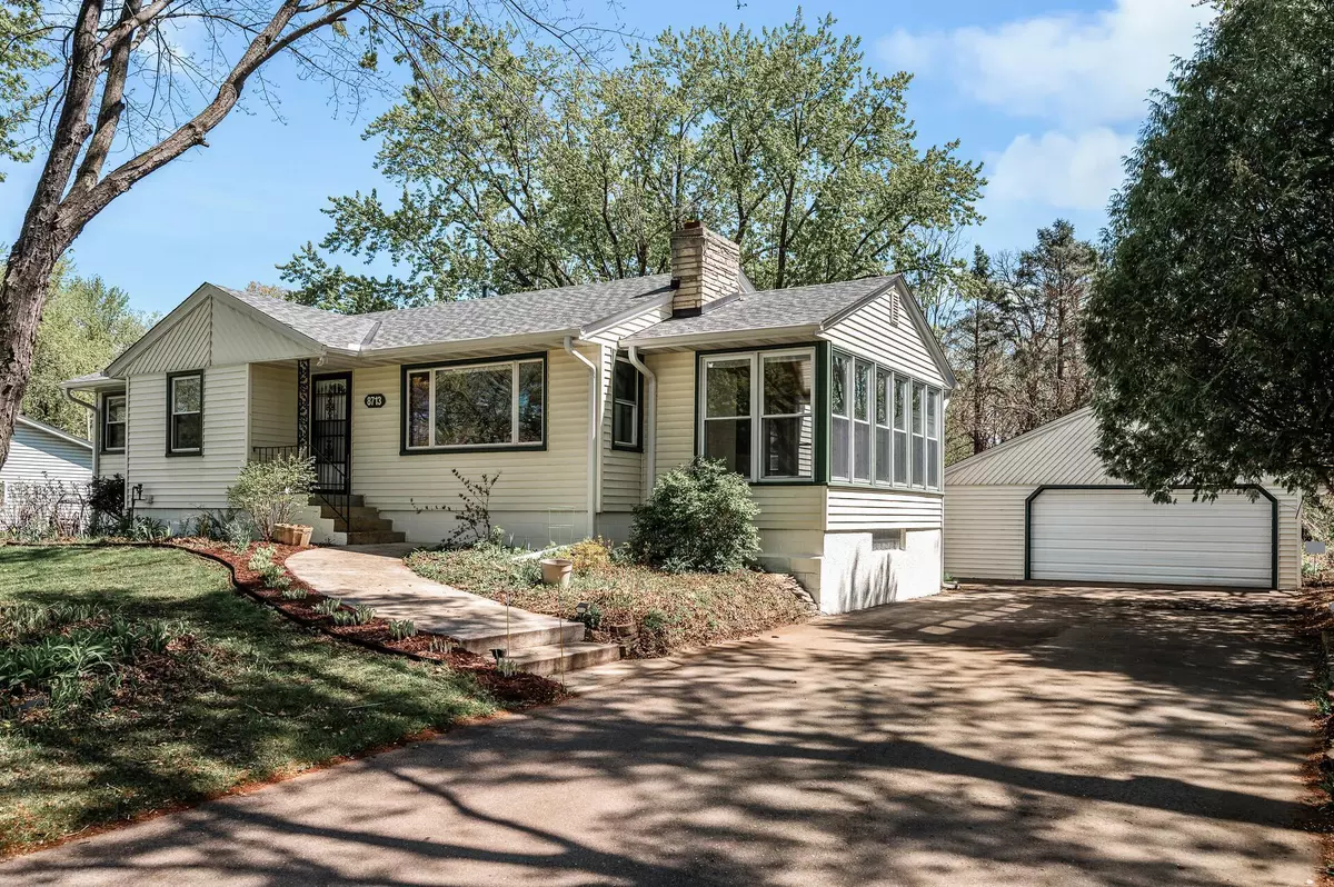 Blaine, MN 55434,8713 Lincoln ST NE