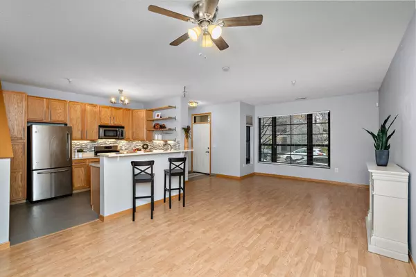 Saint Paul, MN 55114,2566 Ellis AVE #110