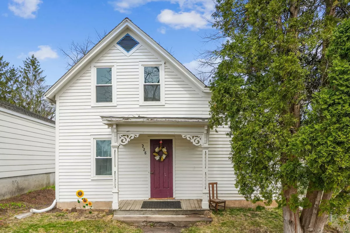 Prescott, WI 54021,228 Young ST N