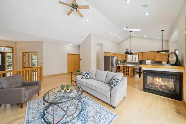 Hudson Twp, WI 54016,876 Alex LN