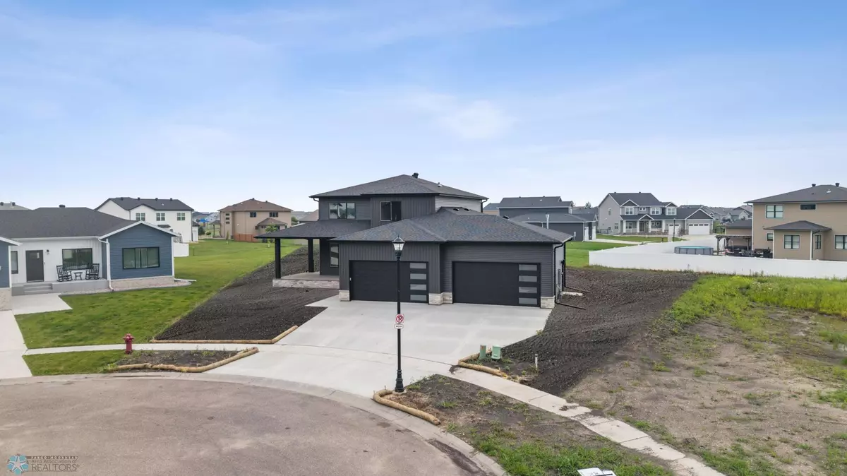 West Fargo, ND 58078,951 50th AVE W