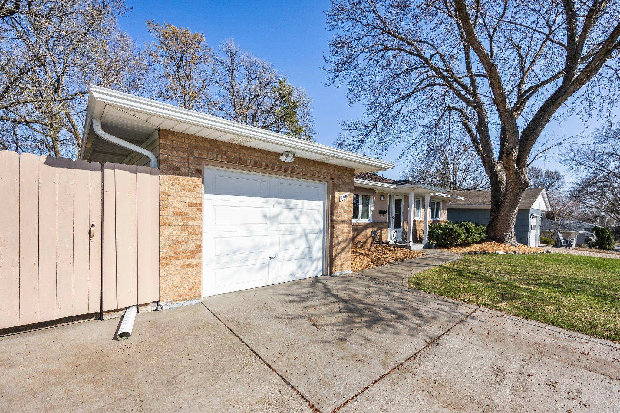 Saint Louis Park, MN 55426,1809 Maryland AVE S