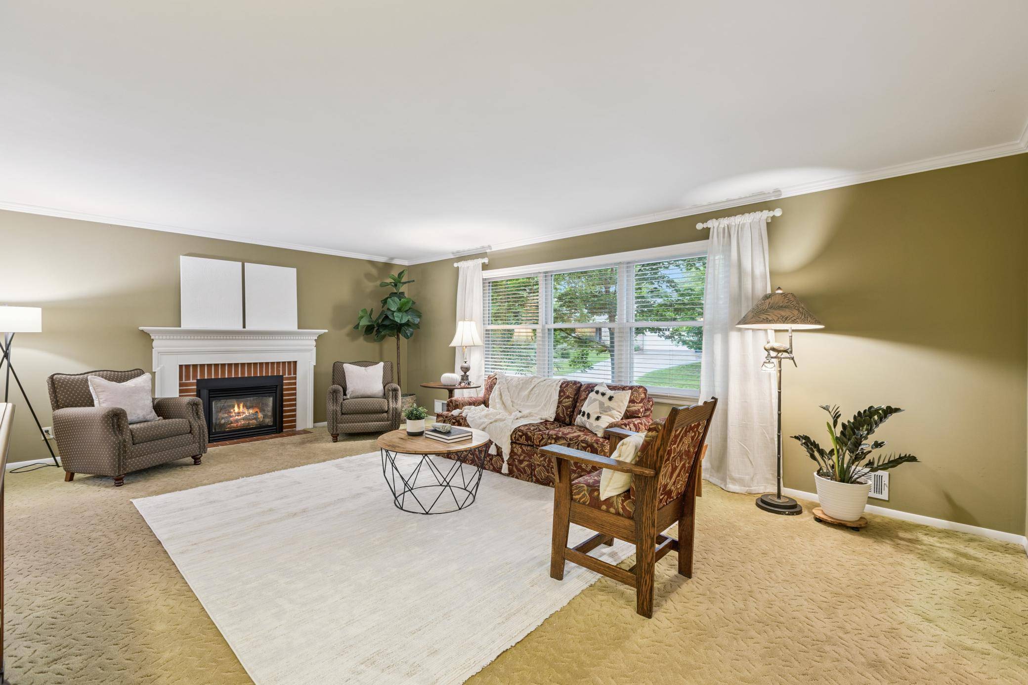 Minnetonka, MN 55391,15325 Holdridge DR E
