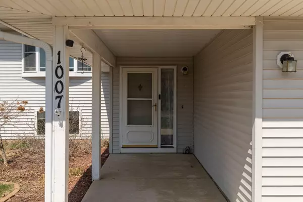 Kasson, MN 55944,1007 8th Street NW