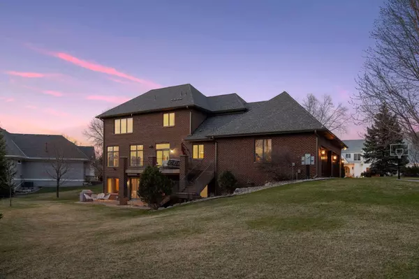 Edina, MN 55436,5170 Kelsey TER