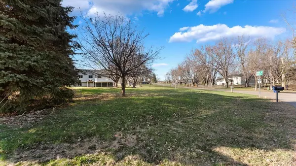 Saint Cloud, MN 56304,2065 Westmont ST NE
