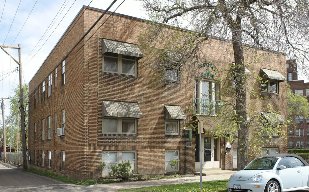 Saint Paul, MN 55104,1709 Shields AVE