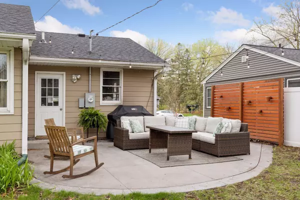 Arden Hills, MN 55112,1384 Arden PL