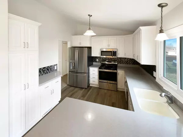Burnsville, MN 55337,14231 E 143rd LN