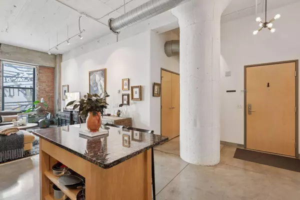 Minneapolis, MN 55415,250 Park AVE #312
