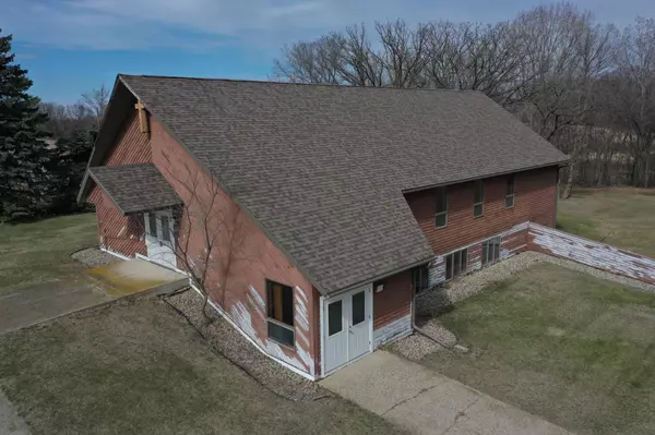 521 Central AVE, Sunburg, MN 56289
