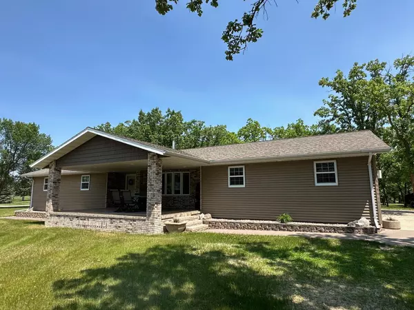 Karlstad, MN 56732,102 Colony DR S