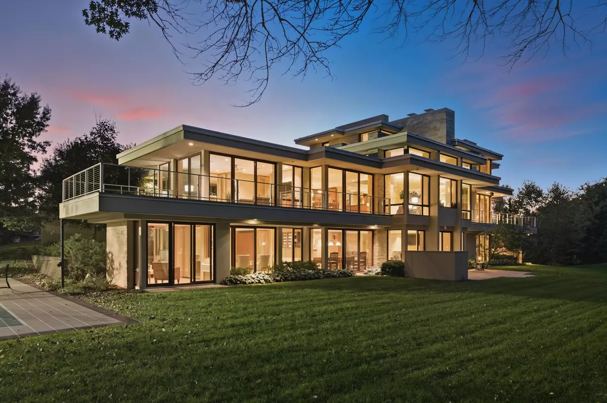 Mendota Heights, MN 55118,685 Hidden Creek TRL