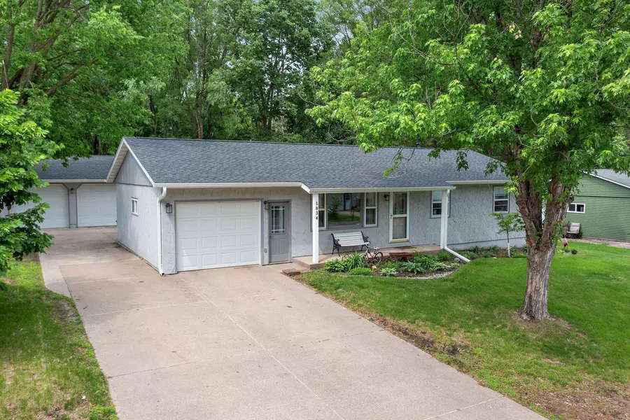 1834 Ladonna LN, Faribault, MN 55021