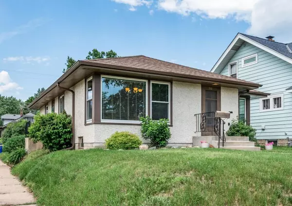 Saint Paul, MN 55106,881 Hyacinth AVE E