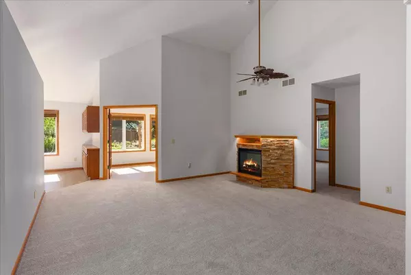 Hudson, WI 54016,2228 White Pine CT