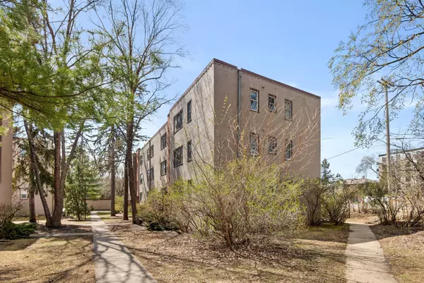 3134 W Bde Maka Ska BLVD #211, Minneapolis, MN 55416