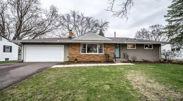 803 County Road B2 W,  Roseville,  MN 55113