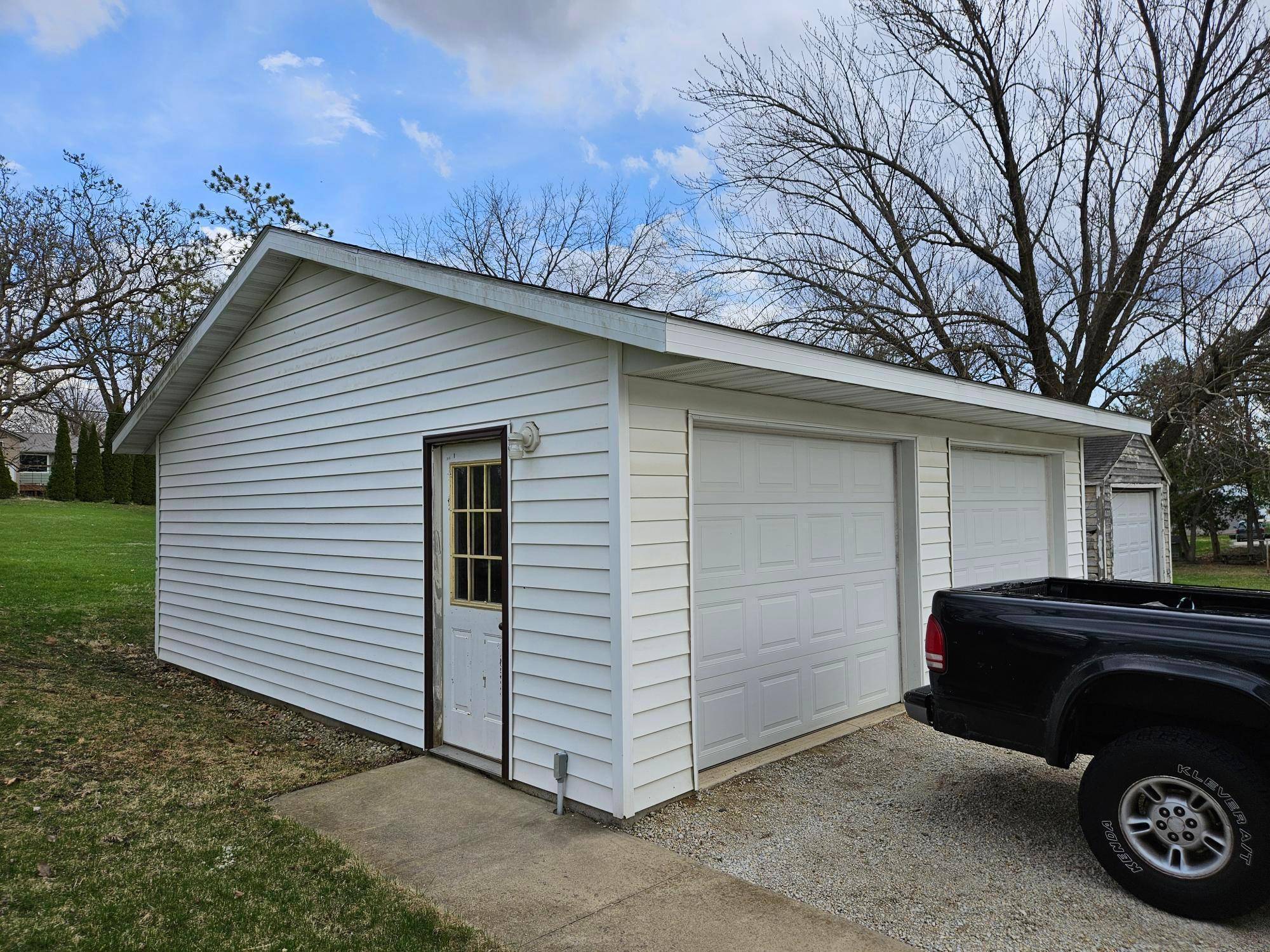 Spring Valley, MN 55975,517 Warren AVE
