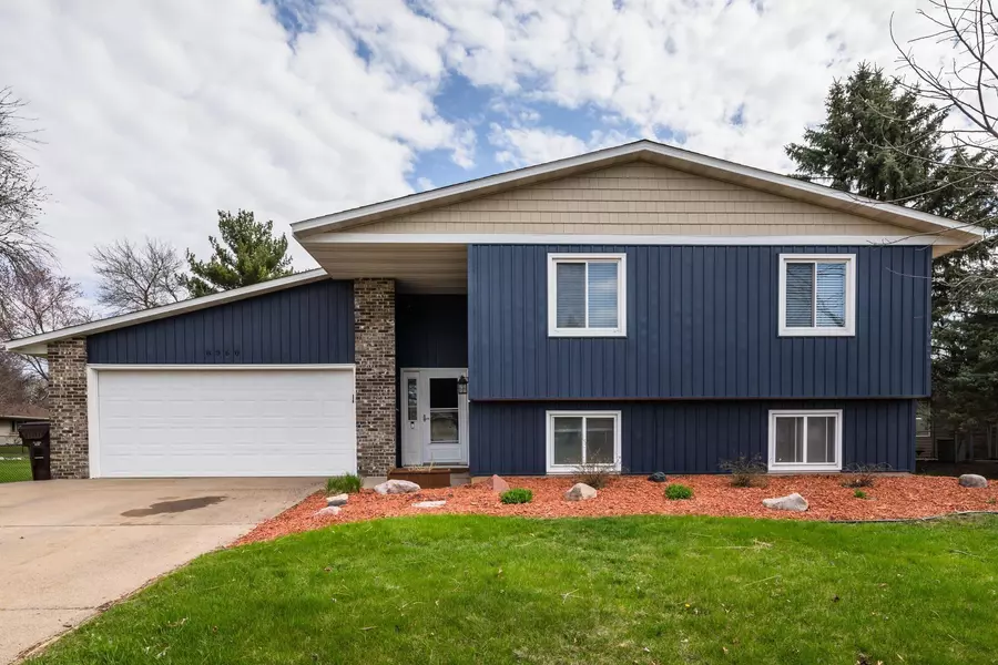 8060 77th ST S, Cottage Grove, MN 55016