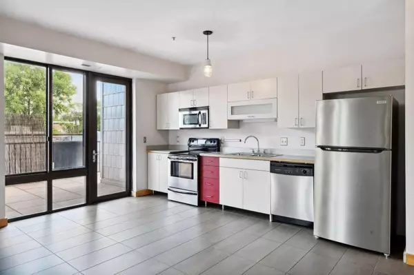 Minneapolis, MN 55404,10 E 26th ST #201