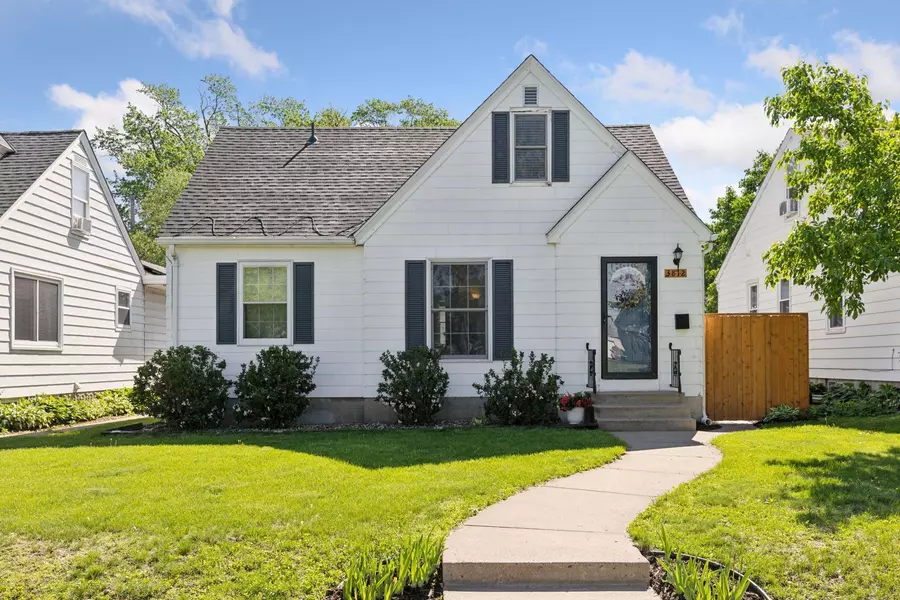 3812 Quail AVE N, Robbinsdale, MN 55422