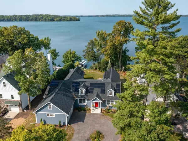 732 Old Beach LN, Waconia, MN 55387