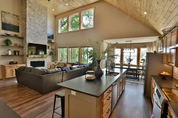 Alexandria, MN 56308,8556 Sugar Sand LN NW
