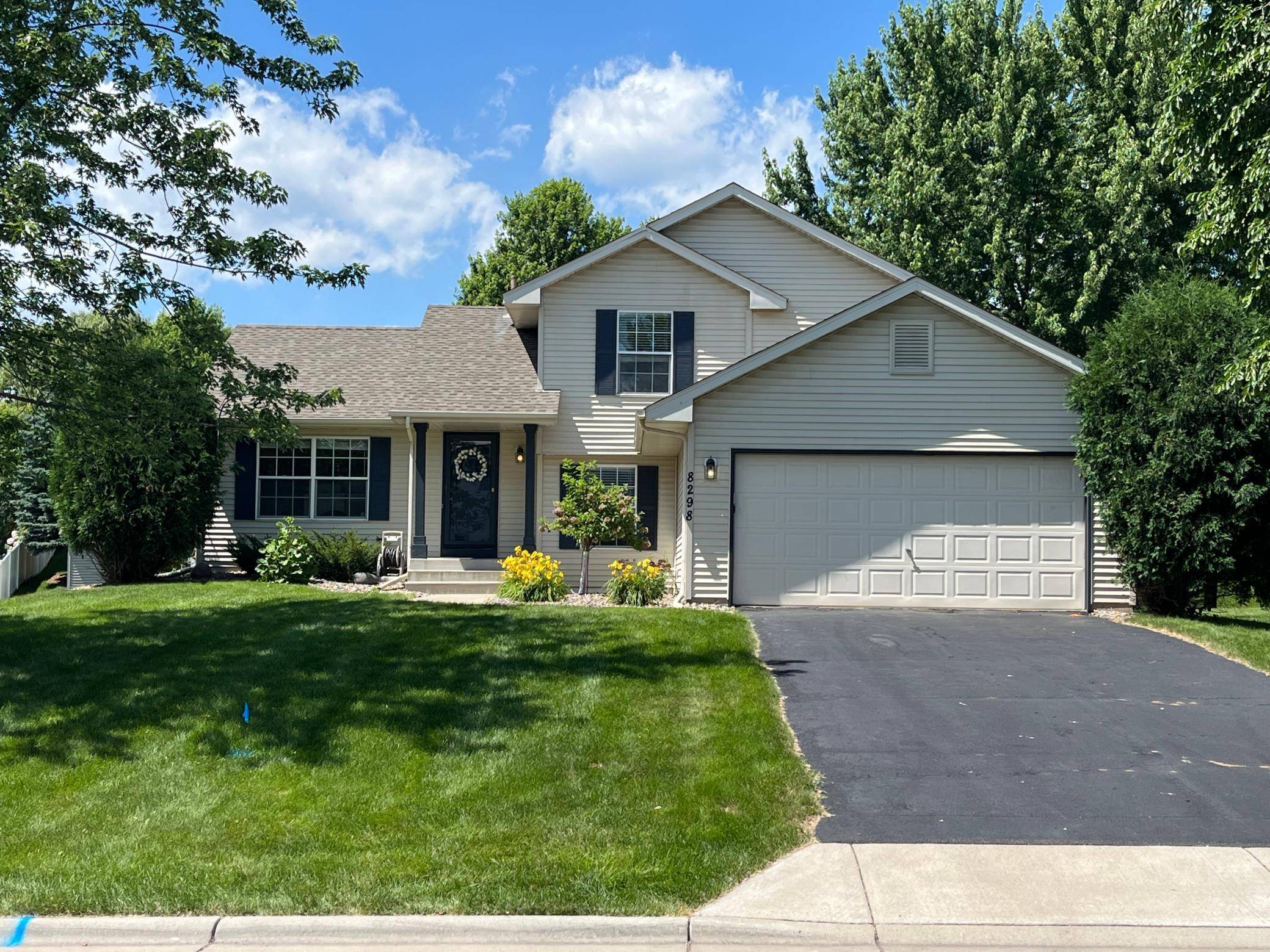 8298 Ashford RD E, Woodbury, MN 55125